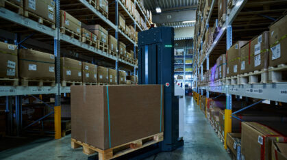 Autonomní roboti pro transport palet